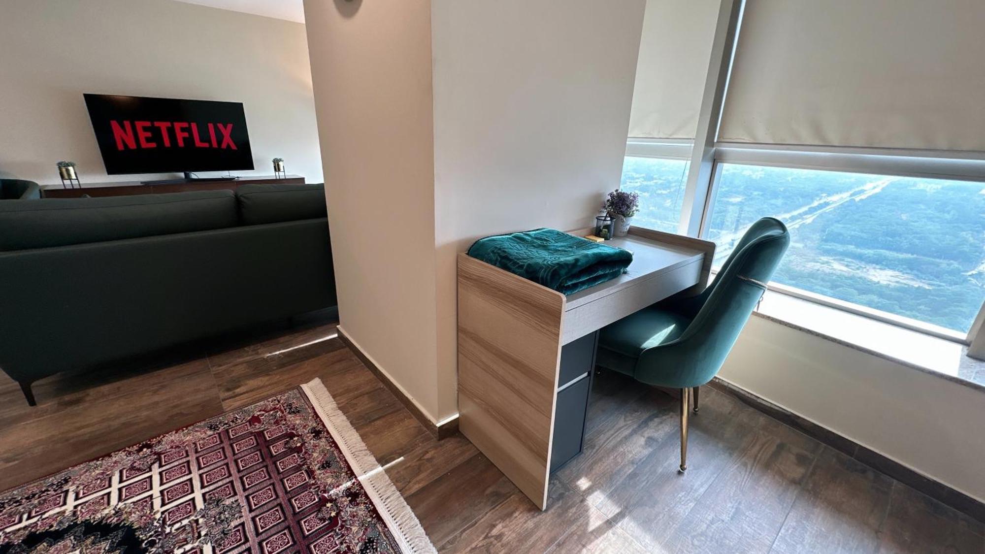 Centaurus Apartment City View Three Beds Islamabad Esterno foto